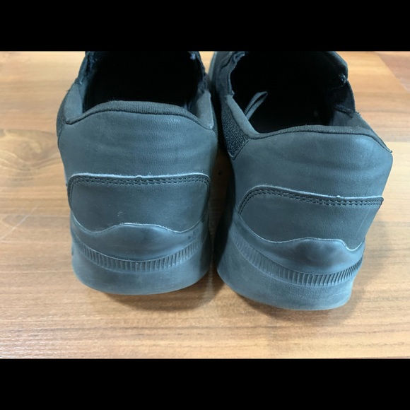 Sketchers walking shoes - Picture 5 of 6